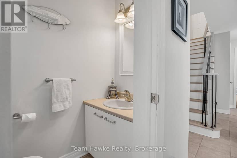 15 White Boulevard — photo 12 of 29