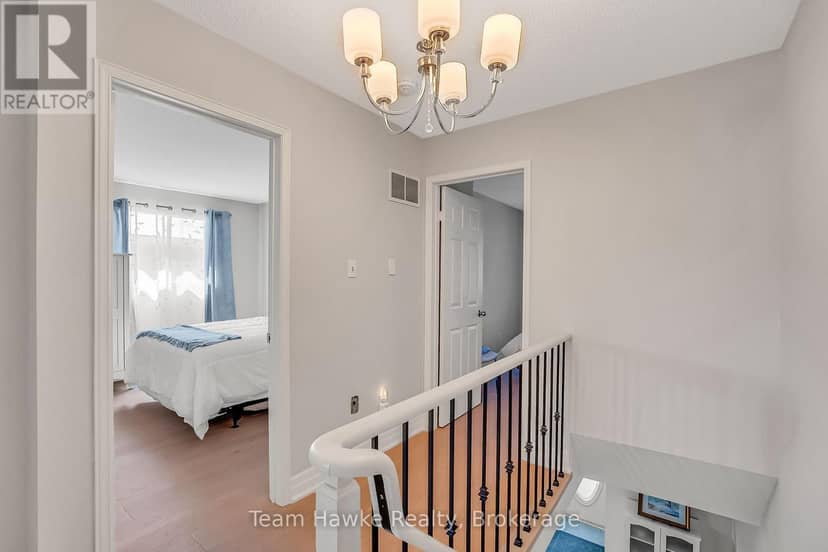 15 White Boulevard — photo 13 of 29