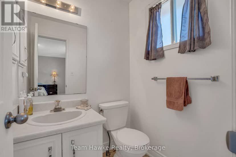 15 White Boulevard — photo 17 of 29