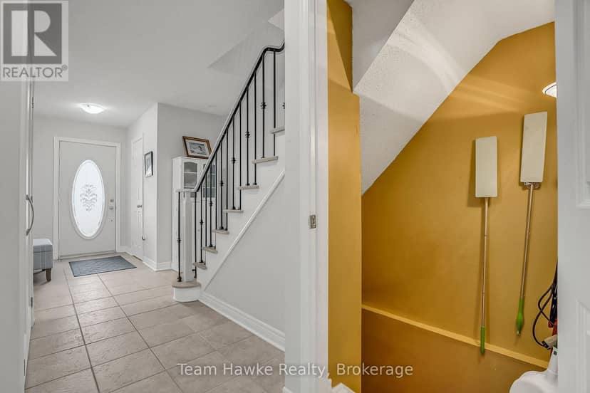 15 White Boulevard — photo 21 of 29