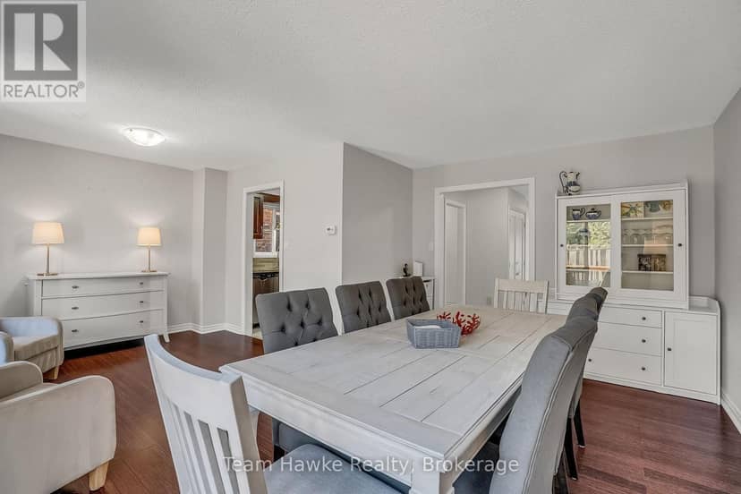 15 White Boulevard — photo 6 of 29