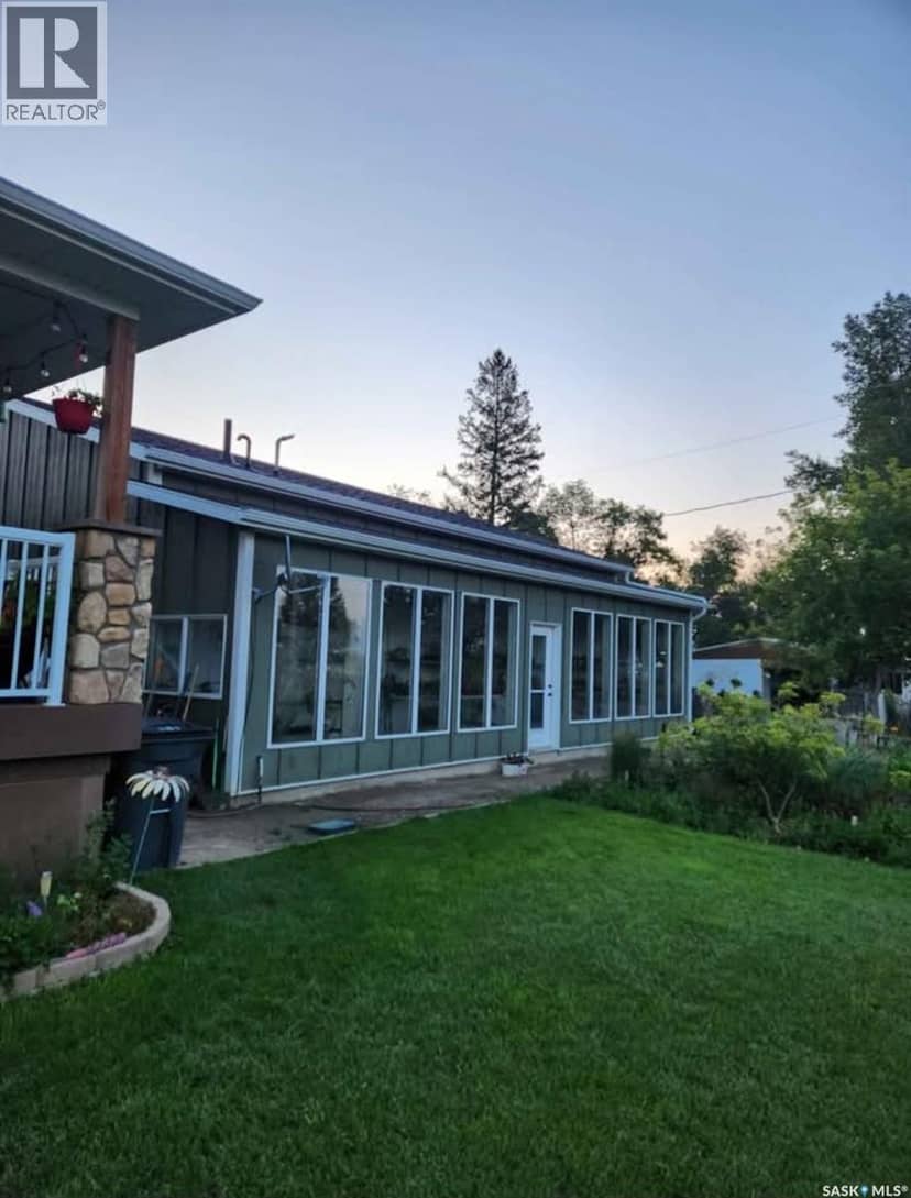 105 Francis STREET — photo 4 of 29