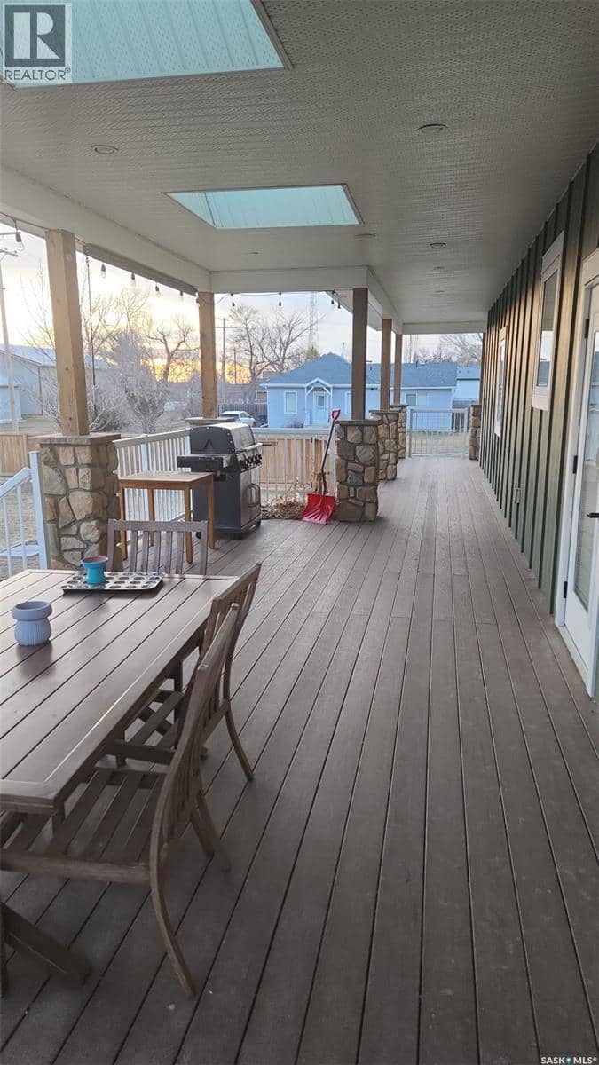 105 Francis STREET — photo 5 of 29