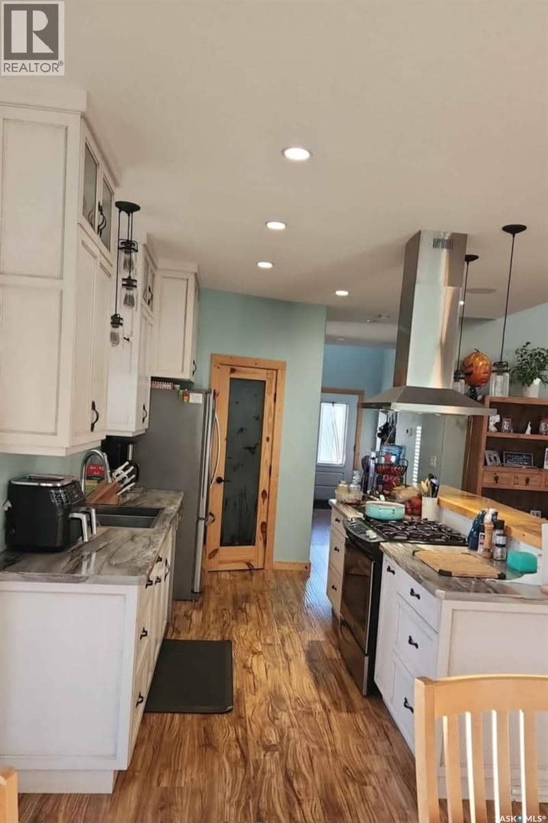 105 Francis STREET — photo 6 of 29