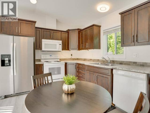 104-8430 SPRINGBROOK ROAD, Powell River, photo 2