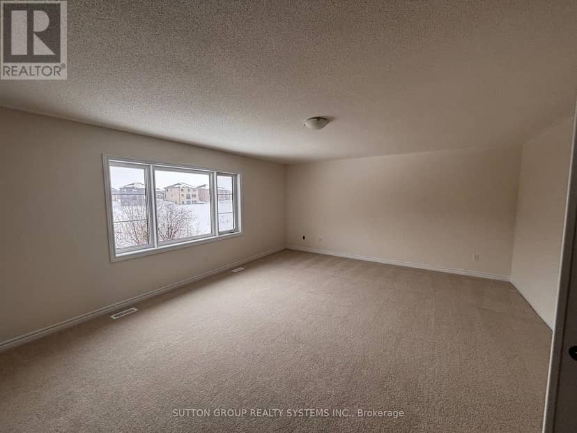 30 Rosanne Circle — photo 12 of 15