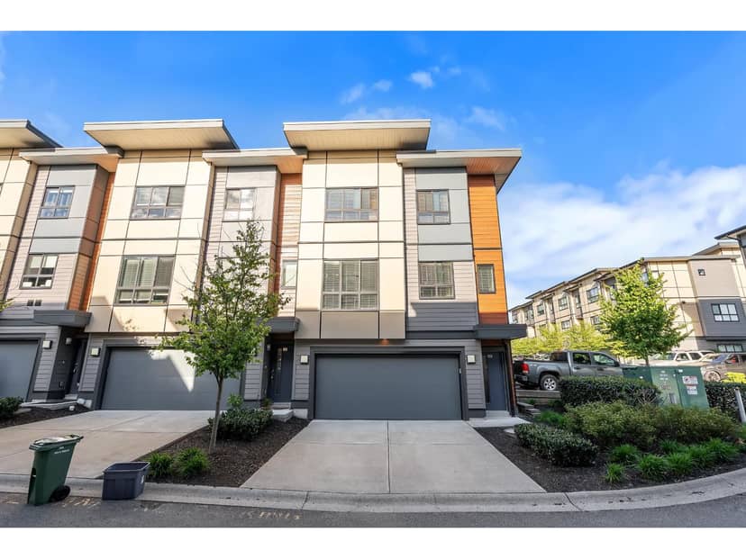 23 1938 NORTH PARALLEL ROAD, Abbotsford
