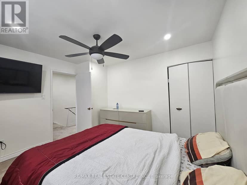 6 - 161 Berkindale Drive — photo 15 of 24