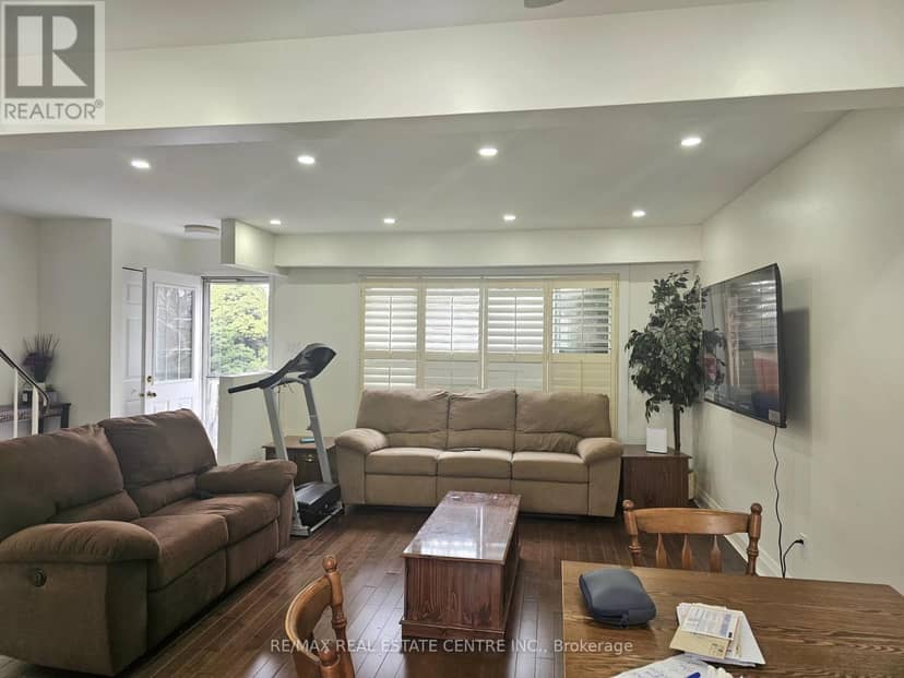 6 - 161 Berkindale Drive — photo 20 of 24