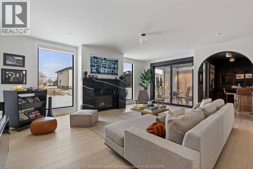 5767 Notting Hill COURT Unit# 15 — photo 3 of 13