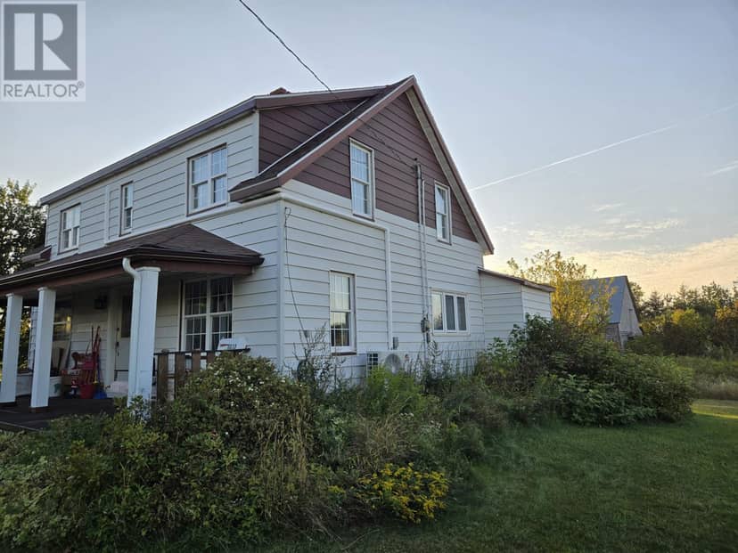 6613 Route 14, Cape Wolfe, photo 2