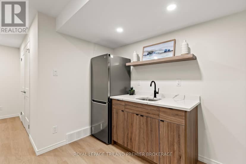 20 - 215 North Centre Road — photo 28 of 38