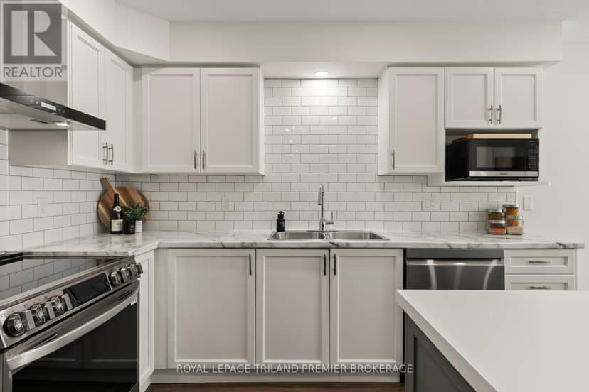 20 - 215 North Centre Road — photo 8 of 38
