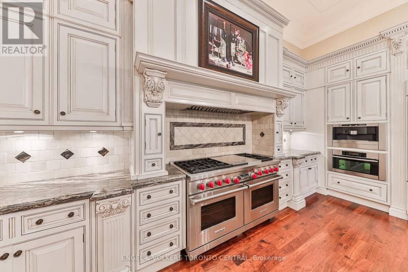 489 Lakeshore Road E — photo 15 of 40