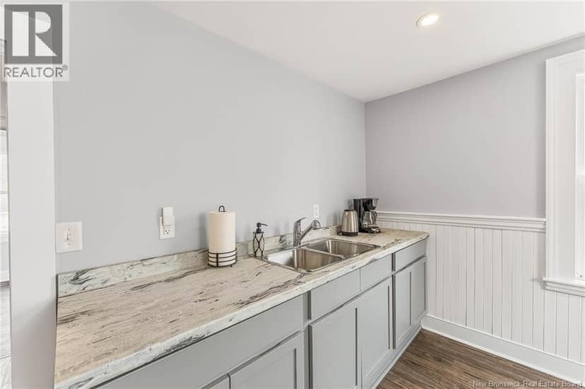44 Queen Street — photo 14 of 40