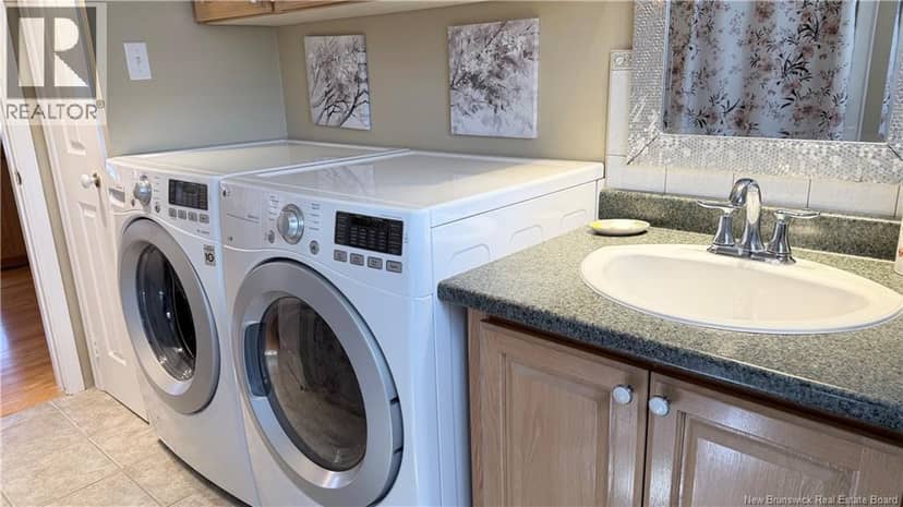 410 Tobique Street — photo 10 of 28