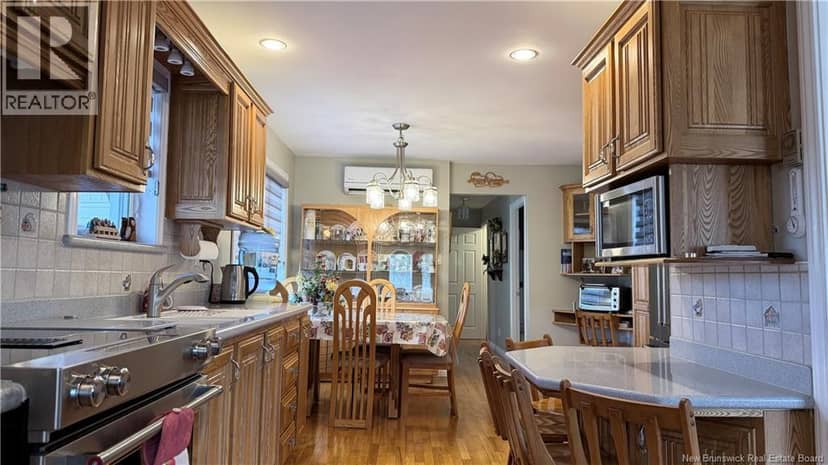 410 Tobique Street — photo 4 of 28
