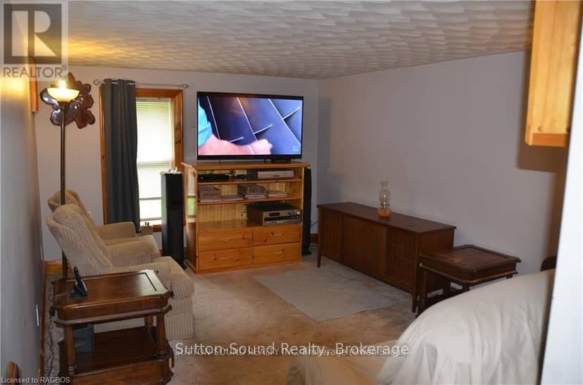 402432 Grey Road 4 — photo 7 of 30