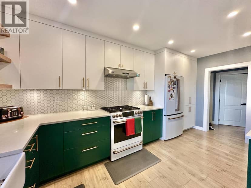 1215 NEPAL CRESCENT, West Vancouver, photo 3