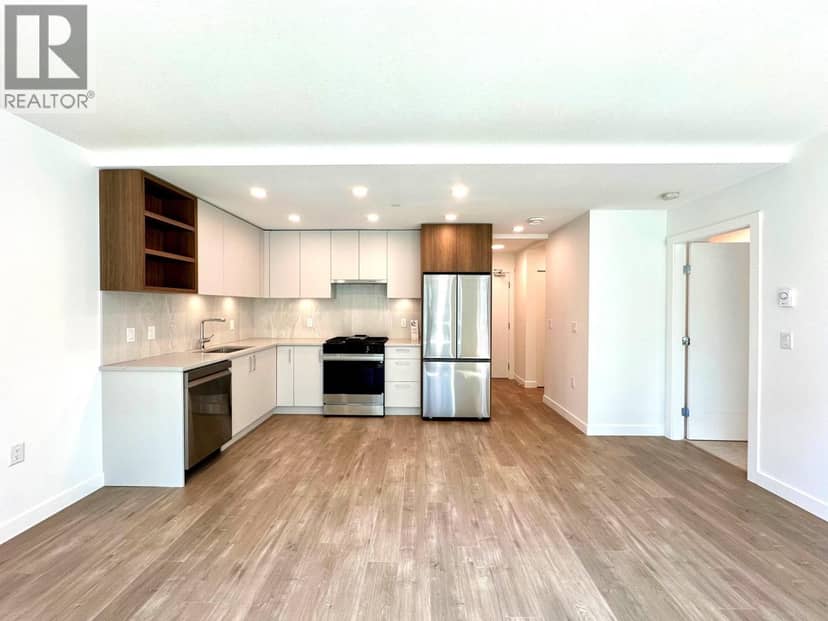 313 723 GROVER AVENUE, Coquitlam, photo 3