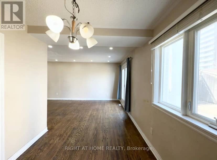 270 Town House Crescent, Brampton, photo 8