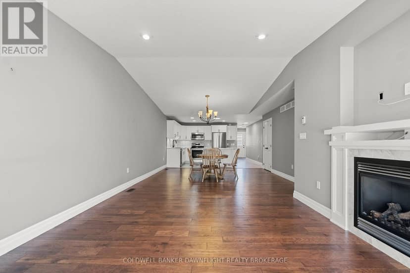 94 Redford Drive — photo 10 of 40