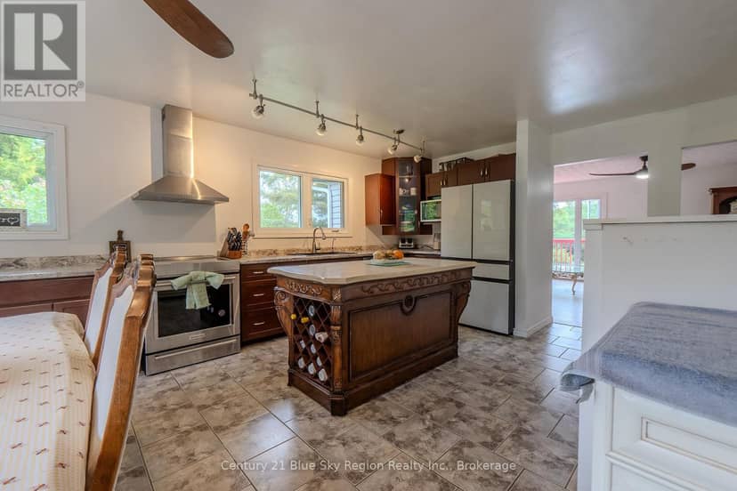 525 Maple Road — photo 24 of 40