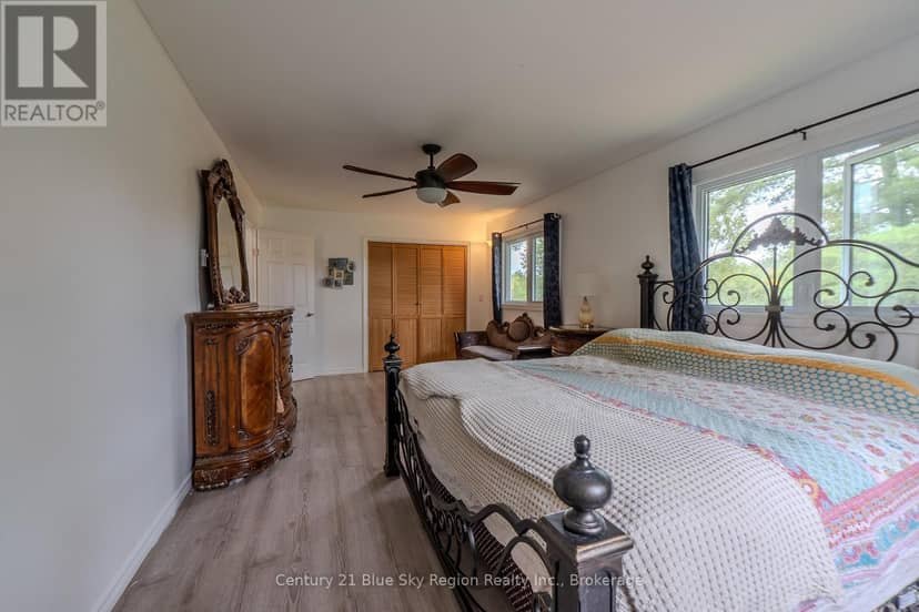525 Maple Road — photo 32 of 40
