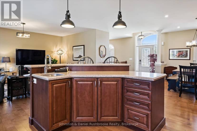 1842 Meadowview Court — photo 13 of 33
