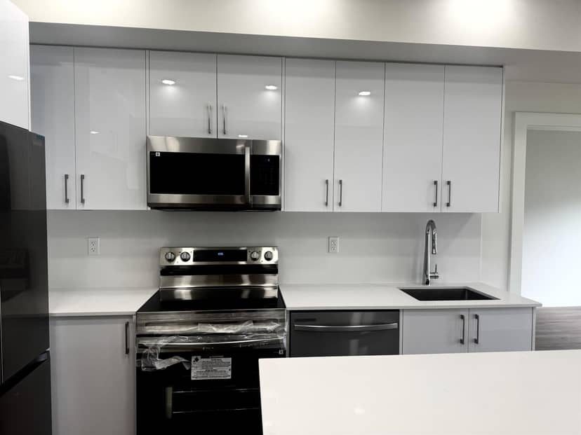 303 15739 FRASER HIGHWAY, Surrey, photo 6
