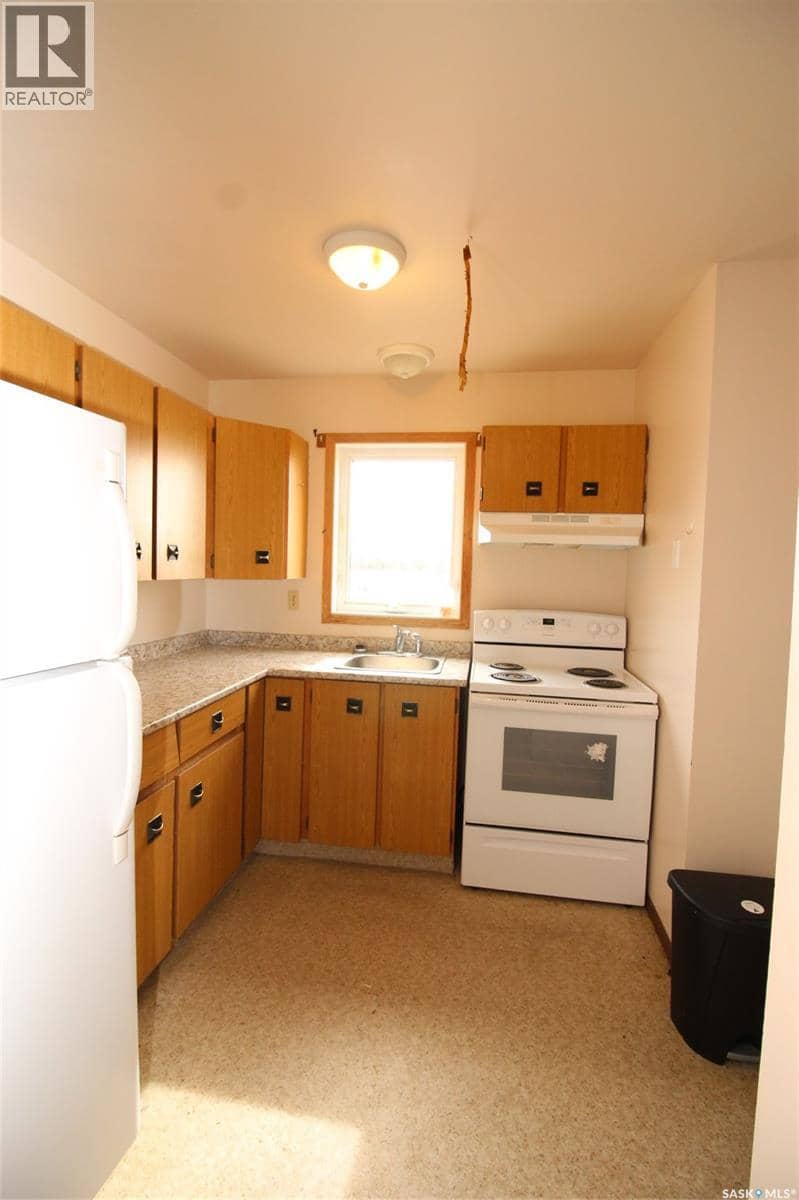 310-320 Railway AVENUE W — photo 19 of 40