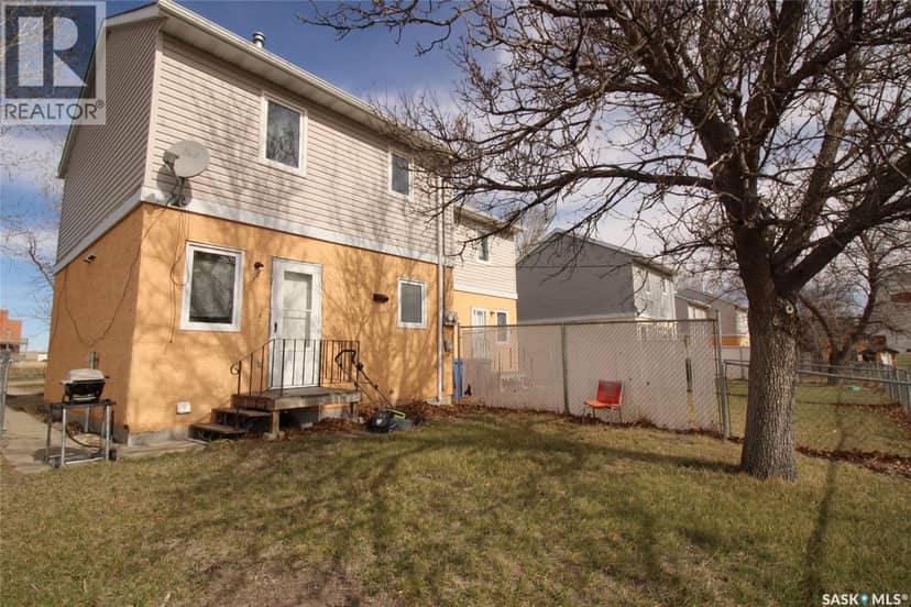 310-320 Railway AVENUE W — photo 9 of 40
