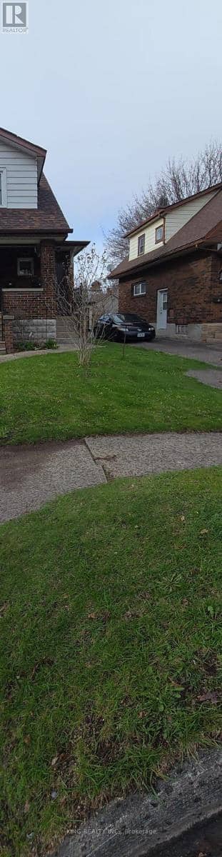 St - 348/350 Arthur Street — photo 4 of 39