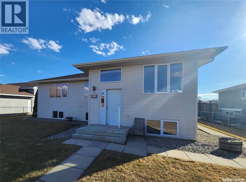 115 Carson BAY, Lampman