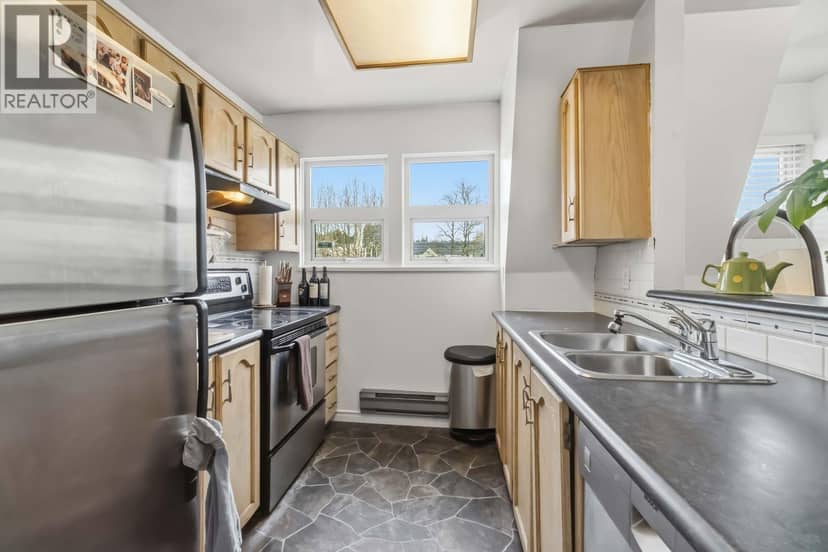 301 99 BEGIN STREET, Coquitlam, photo 4