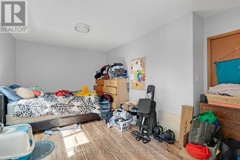 184 Borland Street E — photo 12 of 40