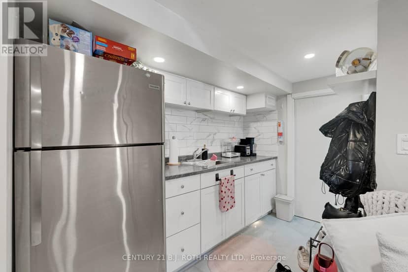 184 Borland Street E — photo 30 of 40