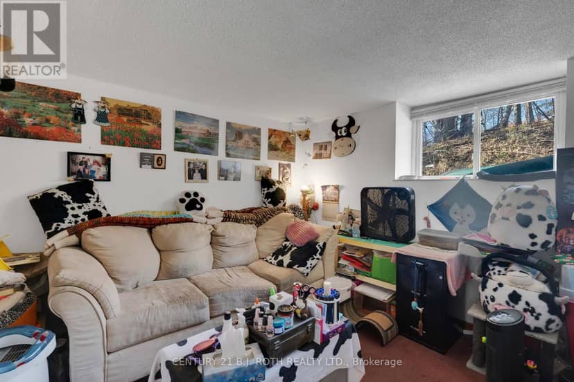 184 Borland Street E — photo 25 of 40