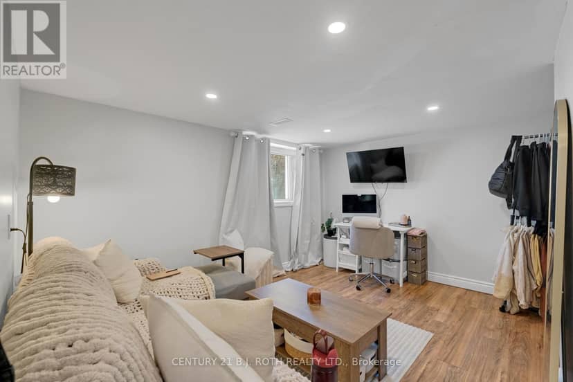 184 Borland Street E — photo 27 of 40