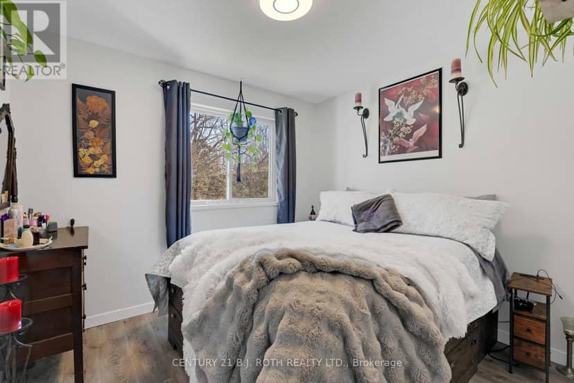 184 Borland Street E — photo 23 of 40