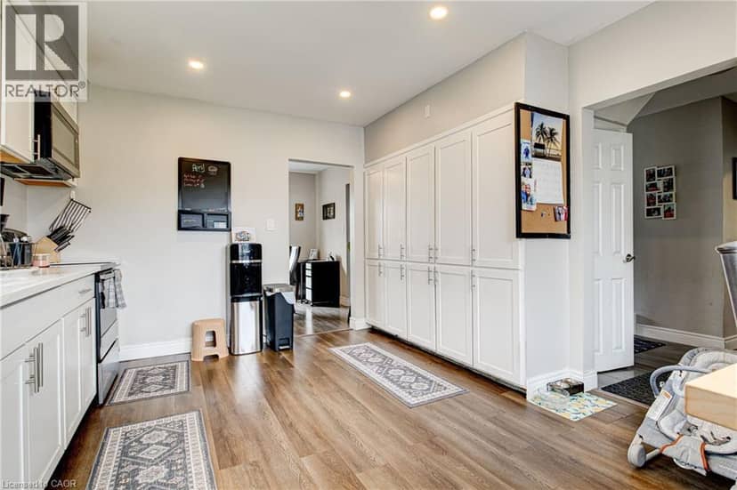 78 PRICE Avenue — photo 13 of 40