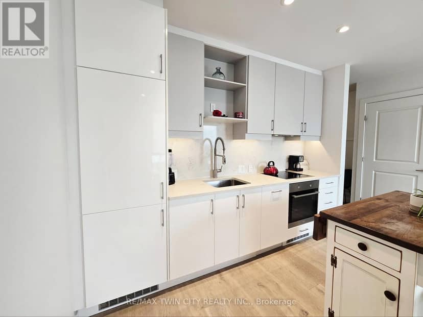 1812 - 181 King Street S — photo 7 of 27