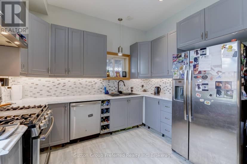 4 Clyde Street — photo 13 of 31