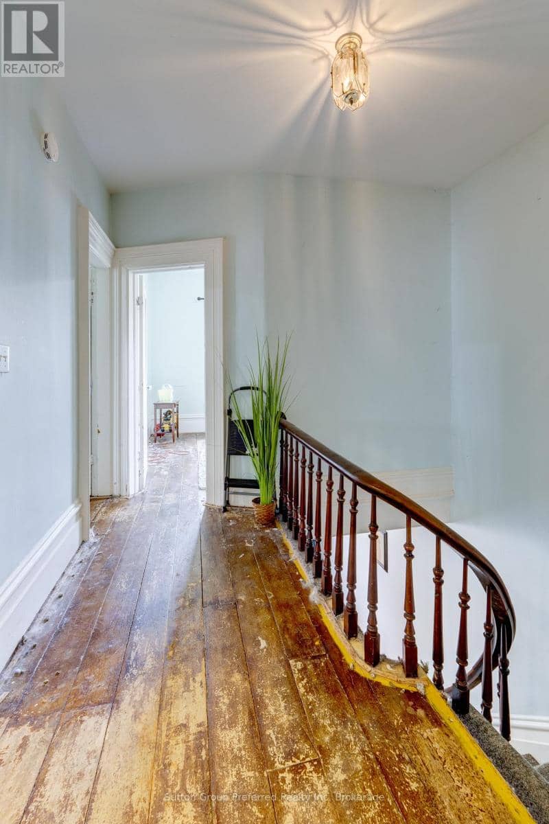 4 Clyde Street — photo 16 of 31