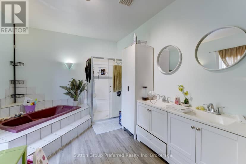 4 Clyde Street — photo 23 of 31