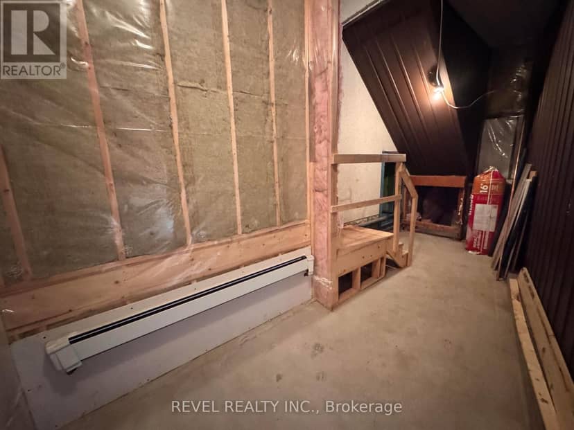 388 Pine Street S — photo 9 of 15