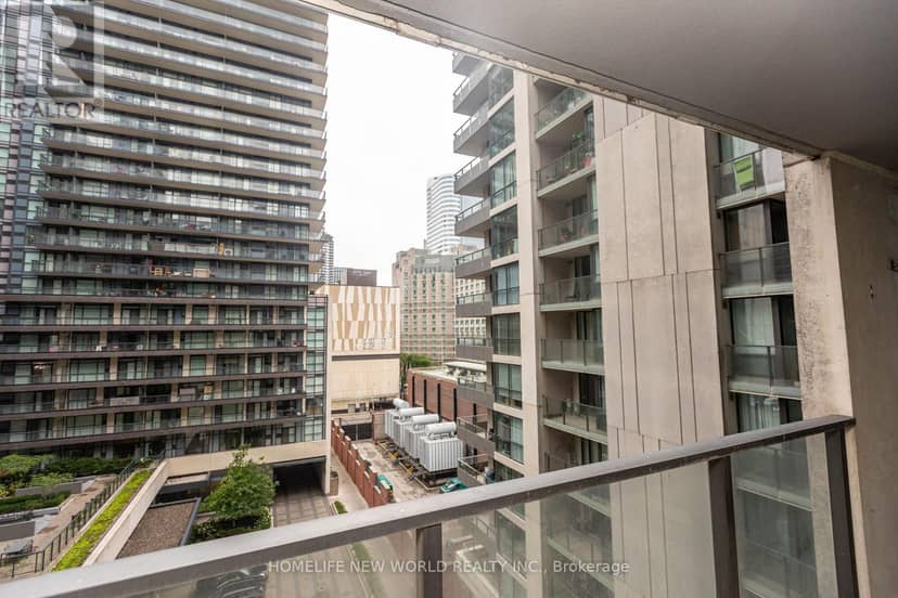 951 - 111 Elizabeth Street — photo 11 of 12