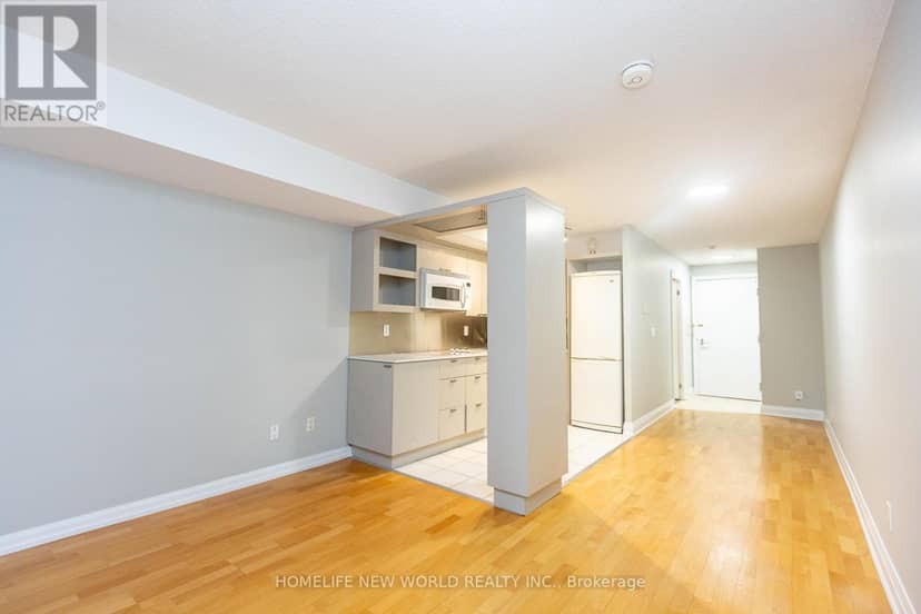 951 - 111 Elizabeth Street — photo 3 of 12