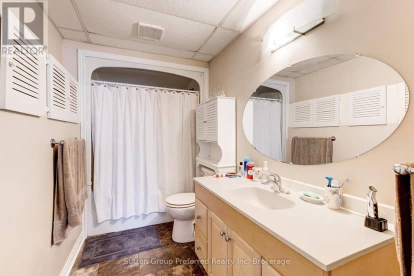 65 Hincks Street — photo 18 of 24