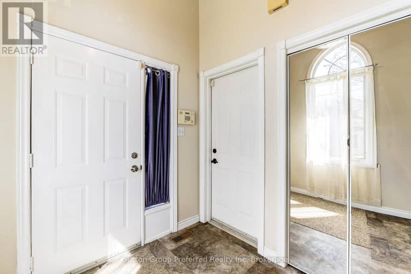 65 Hincks Street — photo 4 of 24